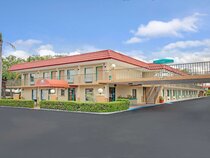 Days Inn by Wyndham Clearwater/Gulf to Bay