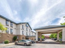 Days Inn & Suites by Wyndham Denver International Airport