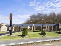 Super 8 by Wyndham Cloverdale
