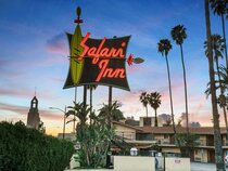 Safari Inn