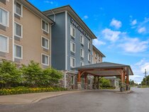 Days Inn & Suites Lindsay