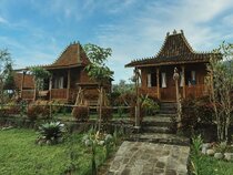 Singgasana Villa & Resto by ZUZU