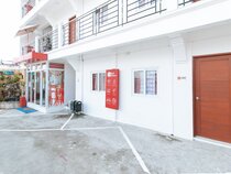 LJ Hotel RedDoorz Mercado del Lago