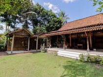 Nurudin House by ZUZU