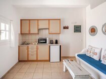 Yakinthos Residence