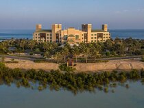 Desert Island Resort & Spa by Anantara