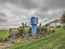 Motel 6 Dallas Northwest