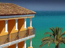 Mediterraneo Bay Hotel & Resort