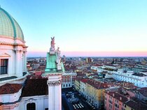 The Leoncino Hotel