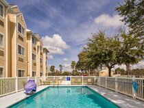 Microtel Inn & Suites by Wyndham Leesburg/Mt Dora