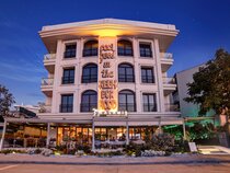 39 Kalamis Marina Hotel