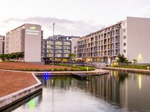 Harbour Bridge Hotel and Suites
