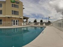 Holiday Inn Express & Suites Brooksville West