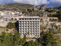 V Hotel Delphi