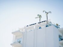 Demi Hotel