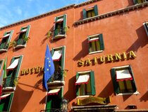 Hotel Saturnia & International