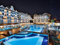 Side Aluna Hotel