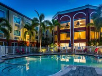 Holiday Inn Express and Suites Bradenton West