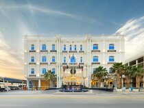 Luxury Night Hotel