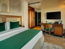Bratus Hotel