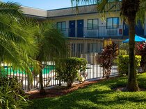 Motel 6 Lantana