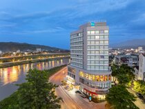 Tru by Hilton Lao Cai City Riverside
