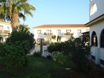 Cosmelenia Hotel & Apartments