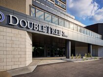 DoubleTree by Hilton Windsor Hotel & Suites