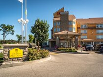 Monte Carlo Inn Barrie Suites