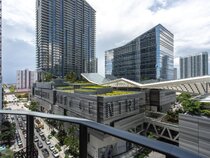 SLS LUX Brickell