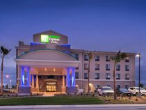 Holiday Inn Express & Suites Bakersfield Airport