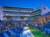 Enorme Infinity Beach