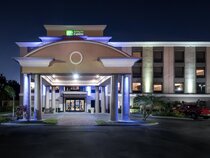 Holiday Inn Express & Suites Bartow