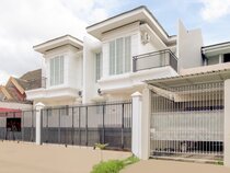 Golden White House by OYO Rooms