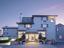 Holiday Inn Express Cannery Row