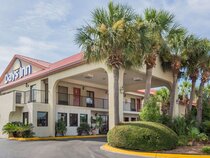 Days Inn by Wyndham Destin