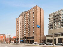 Travelodge Hotel by Wyndham Montreal Centre