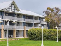Caves House Hotel