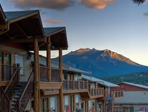 Coyote Mountain Lodge
