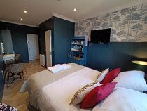81 The Prom Hotel
