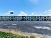 Motel 6 Van Buren