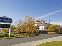 Travelodge by Wyndham Oshawa Whitby
