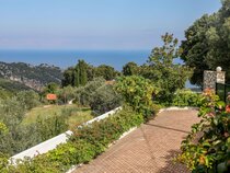 Villa Mitzelos