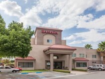 Ramada by Wyndham Bakersfield North