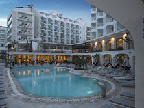 Lalila Blue Suites