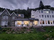 Lodge on the Loch Hotel
