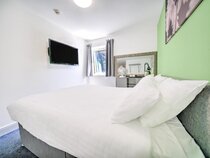 GO2 Gloucester Hotel by OYO