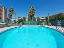 Holiday Inn Express Bakersfield