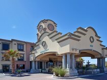 Holiday Inn Express & Suites Tucson Mall
