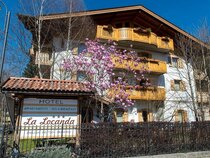 Hotel Residence La Locanda